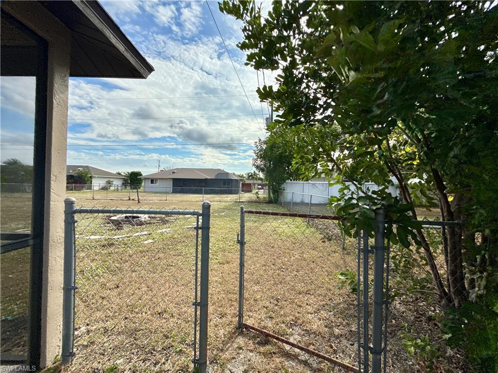 CAPE CORAL - Residential