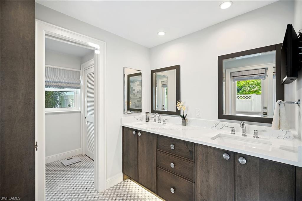 RIDGE LAKE - Residential