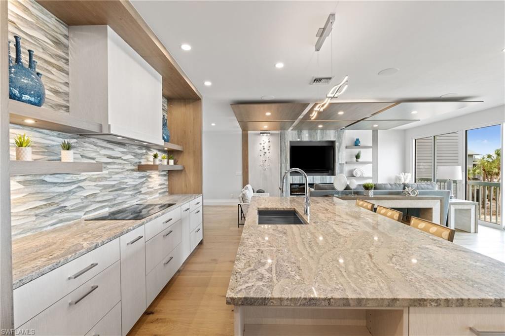 121 Barefoot CIR 16