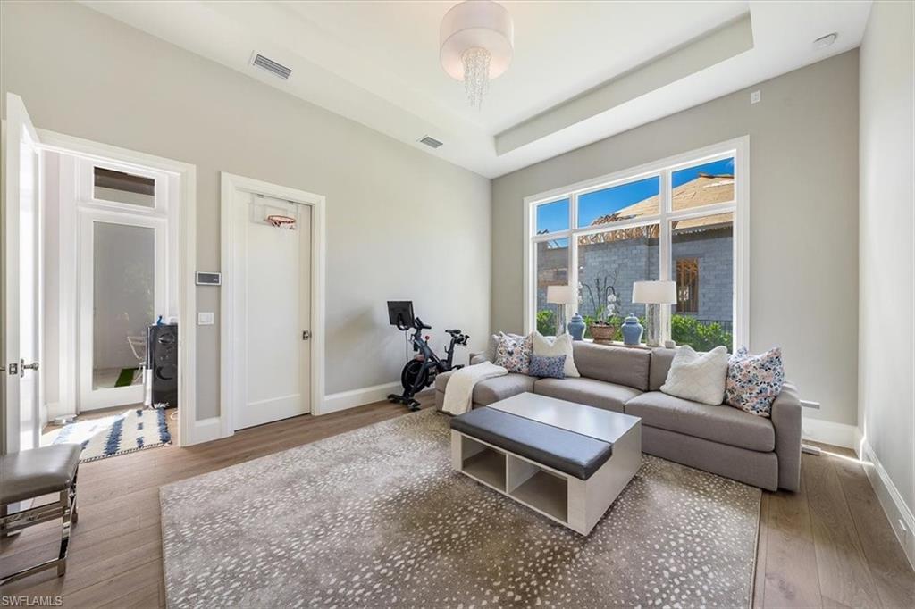 QUAIL WEST - Residential