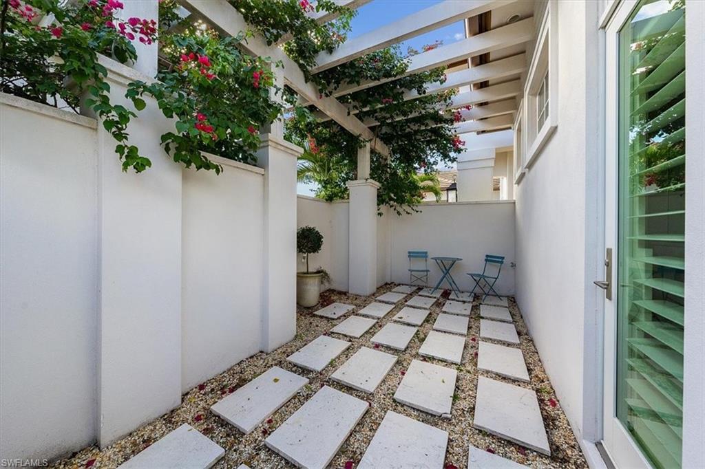 QUAIL WEST - Residential