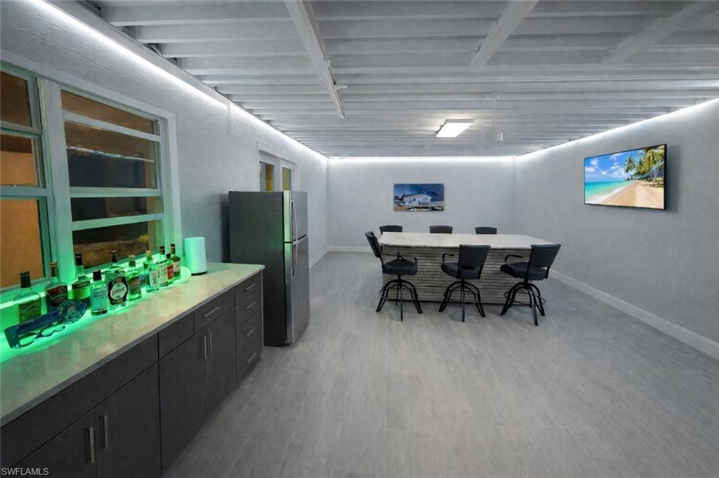 ISLAND SHORES - Residential