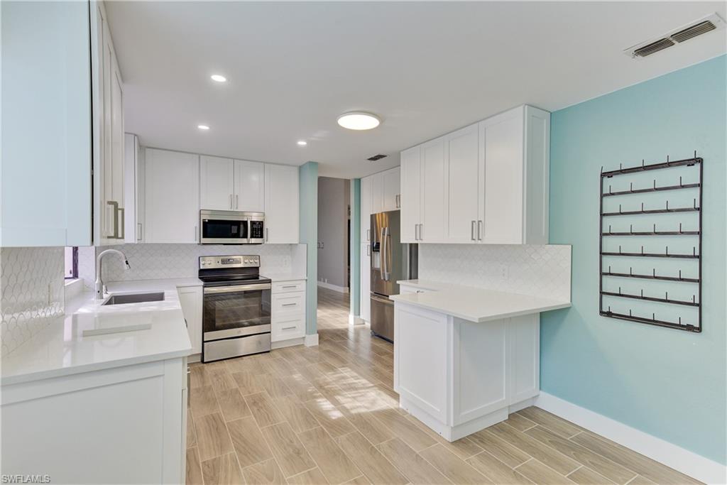 ISLAND PARK VILLAGE - Residential