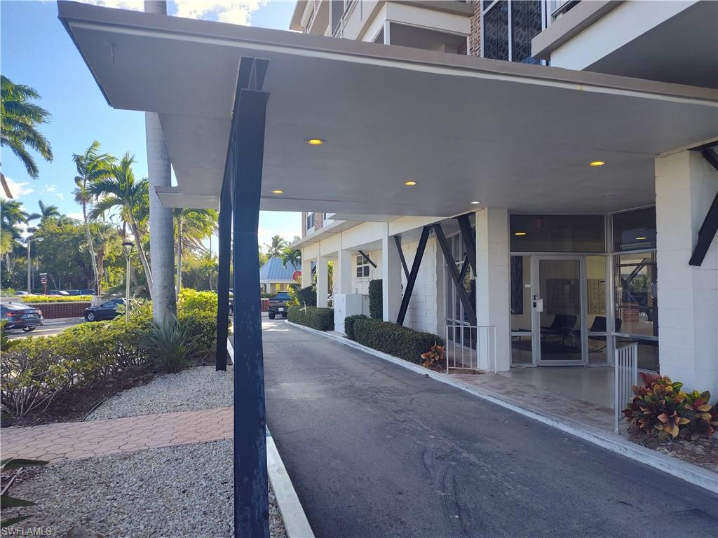 FIRST HARBOUR TOWER CONDO - Residential