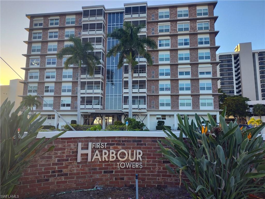 FIRST HARBOUR TOWER CONDO - Residential