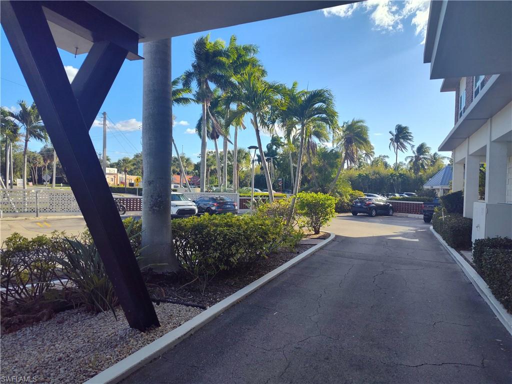 FIRST HARBOUR TOWER CONDO - Residential