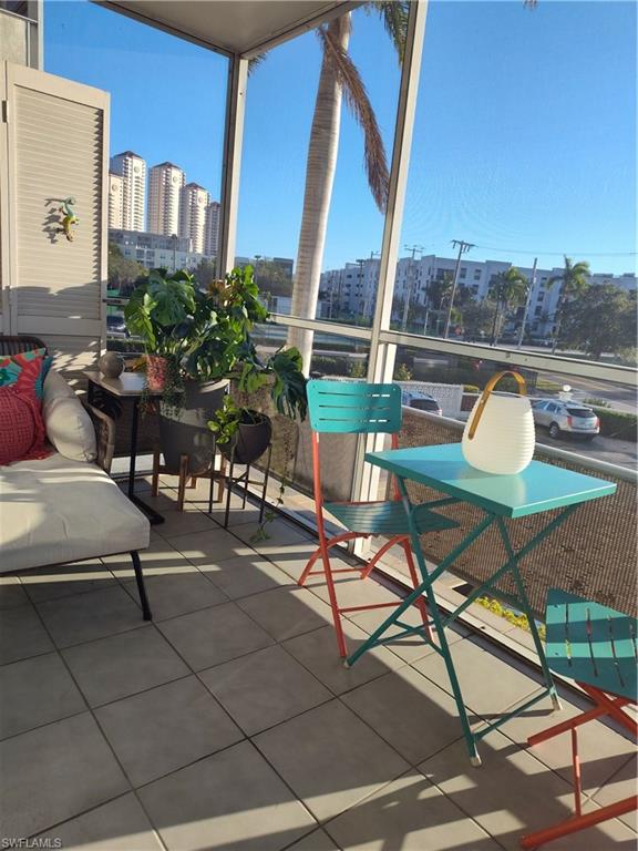 FIRST HARBOUR TOWER CONDO - Residential