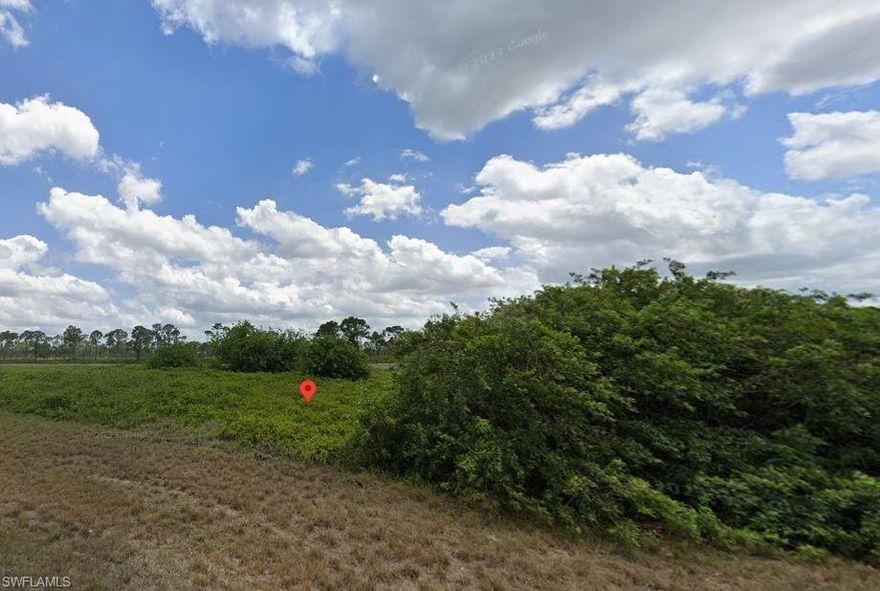 Nice oversized cul de sac homesite on a greenbelt! This is the perfect place for your new dream home in a growing area of new home!