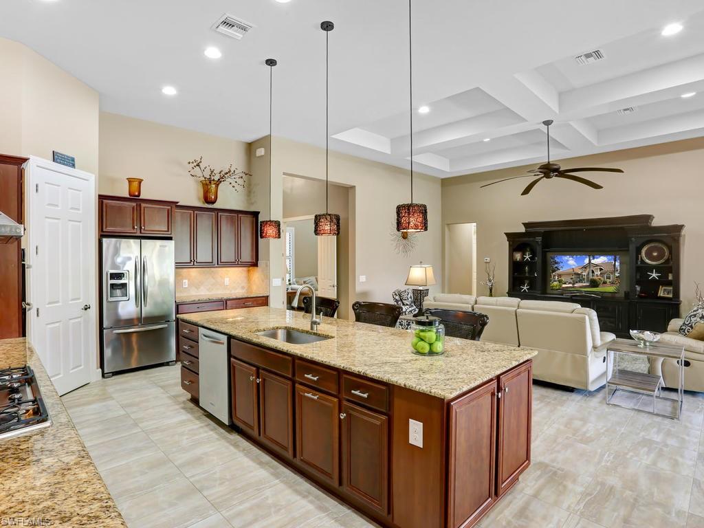 CAMDEN LAKES - Residential