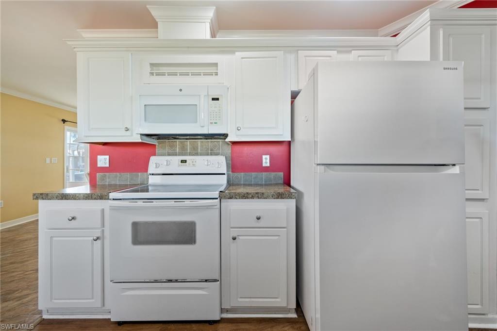 CRYSTAL LAKES - Residential