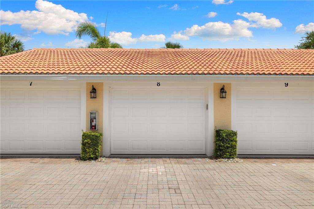 AMELIA LAKE - Residential