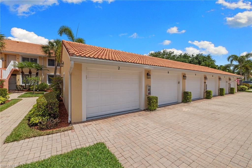 AMELIA LAKE - Residential