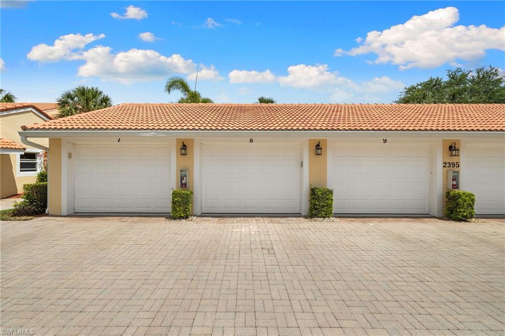 AMELIA LAKE - Residential