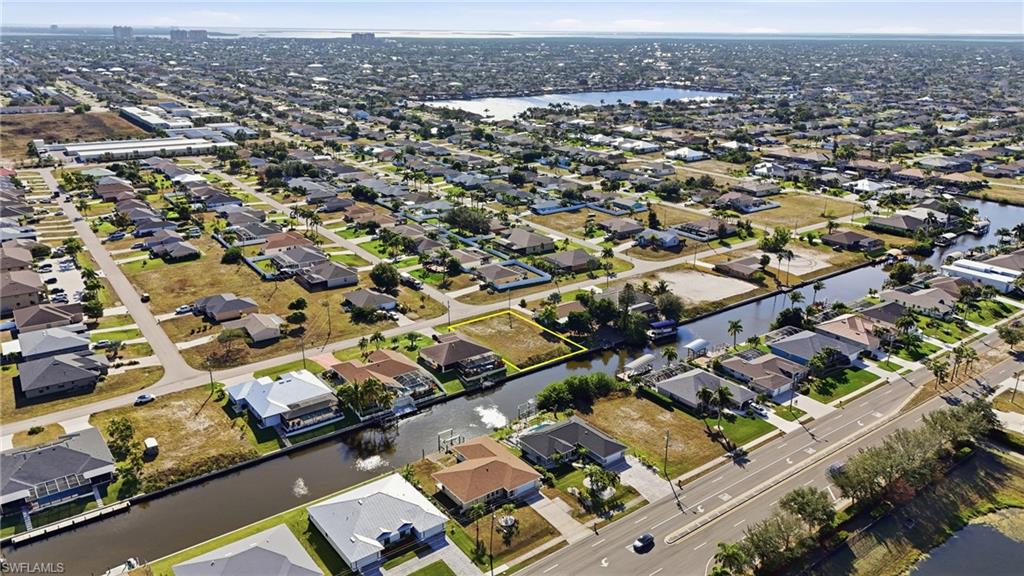 CAPE CORAL - Land