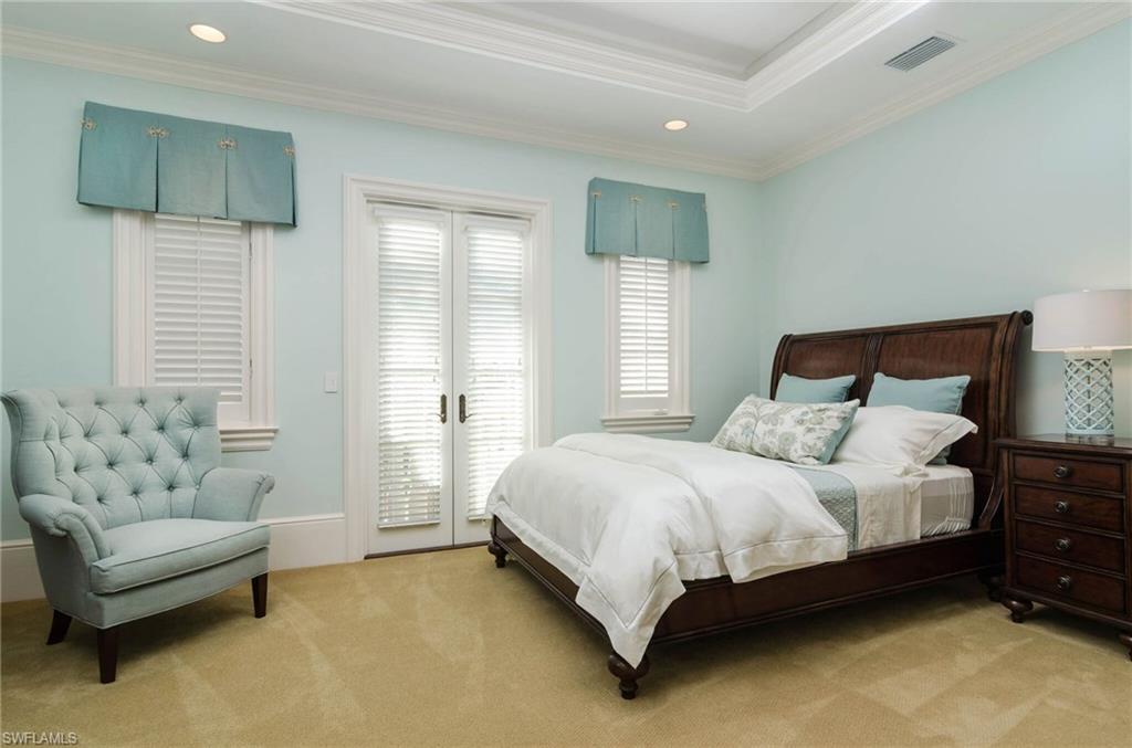 ESCADA AT TIBURON - Residential