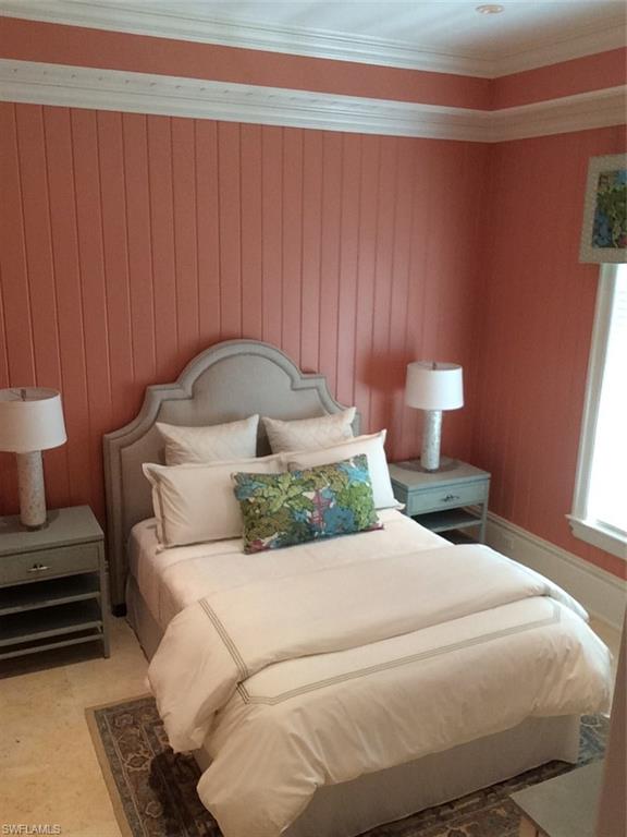 ESCADA AT TIBURON - Residential