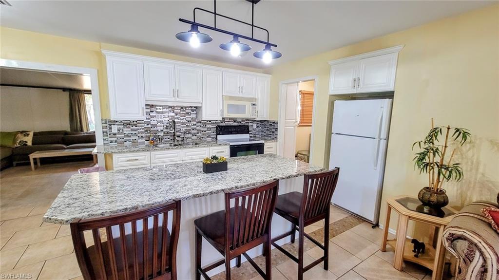 COUNTRY VILLAGE - Residential