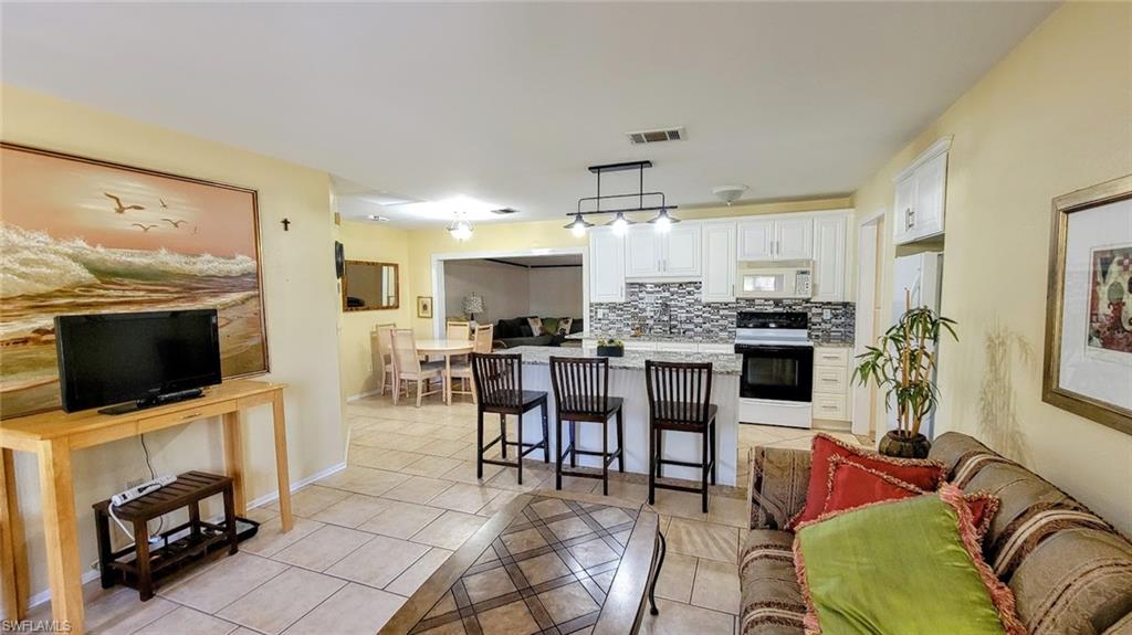 COUNTRY VILLAGE - Residential