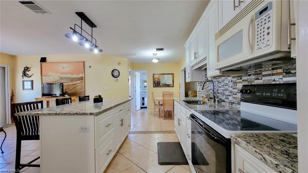 COUNTRY VILLAGE - Residential