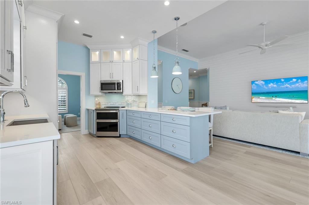 ISLAND WALK - Residential