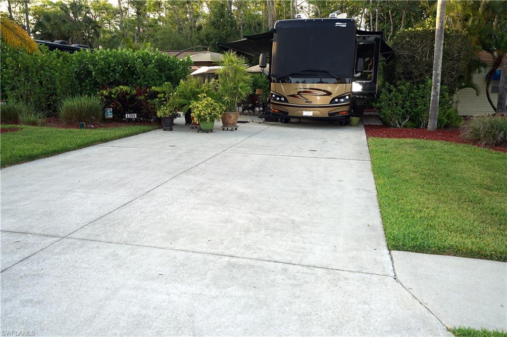 PELICAN LAKE RV RESORT - Land