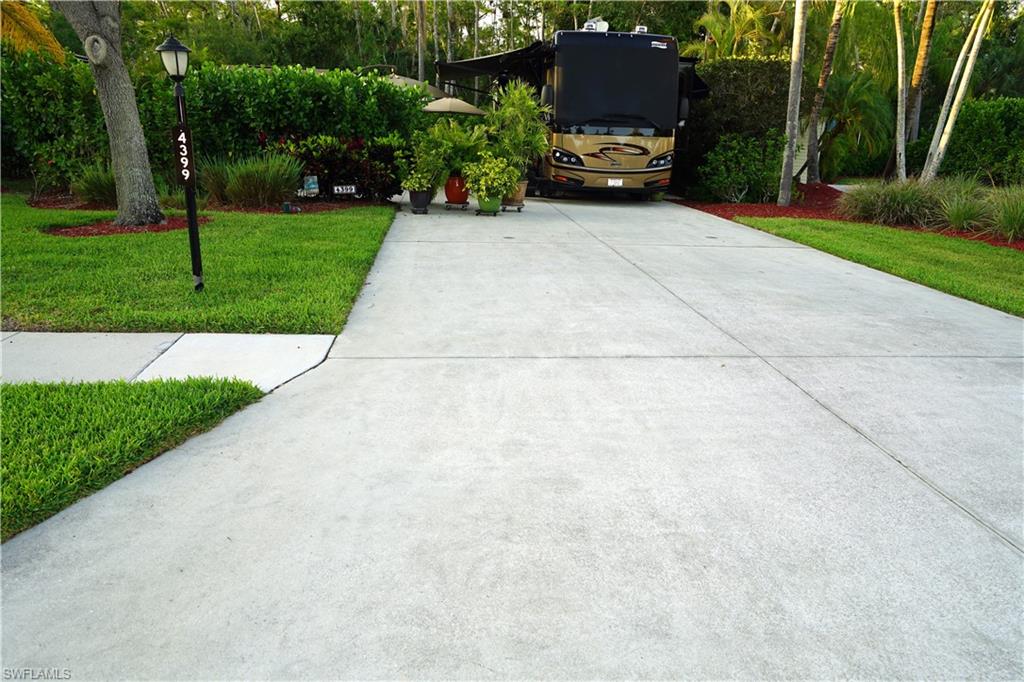 PELICAN LAKE RV RESORT - Land