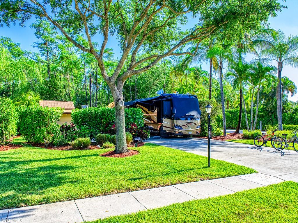 PELICAN LAKE RV RESORT - Land