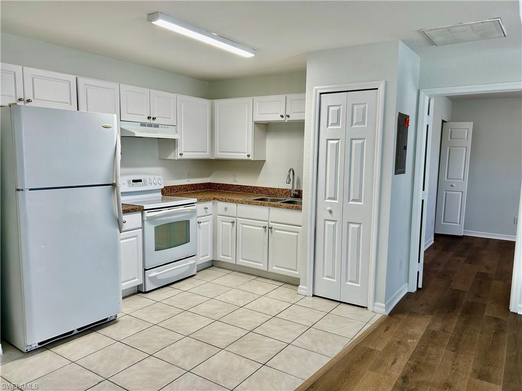 CAPE CORAL - Residential Lease