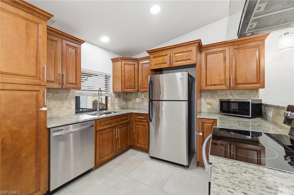 SAN CARLOS PARK - Residential