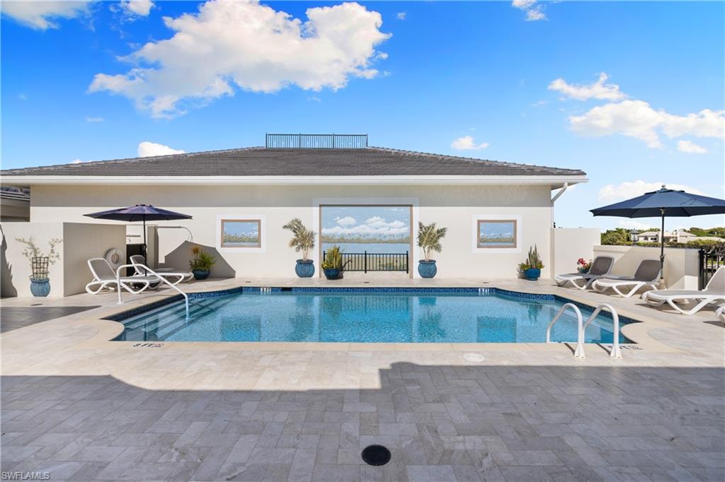 CHARLESTON SQUARE - Residential