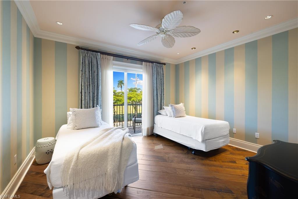 CHARLESTON SQUARE - Residential