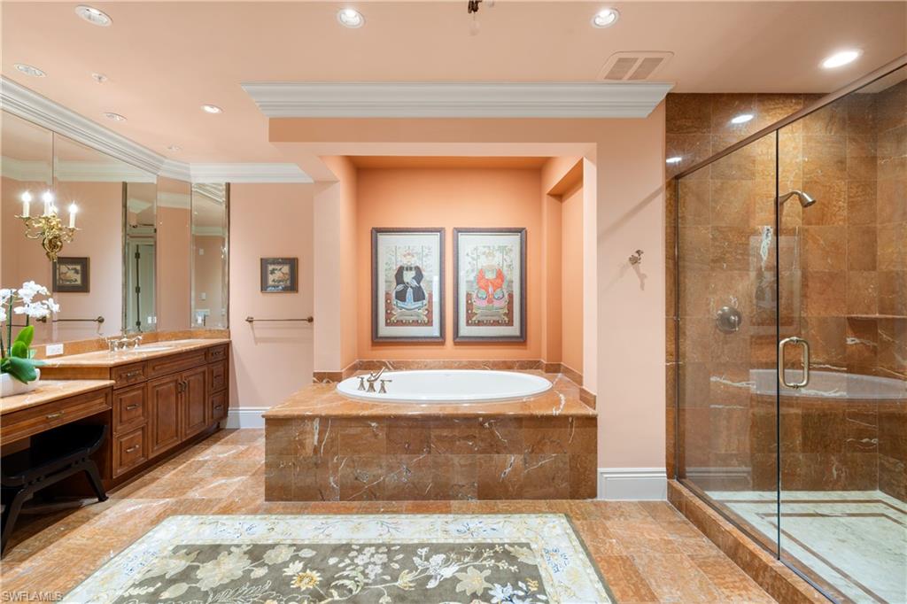 CHARLESTON SQUARE - Residential