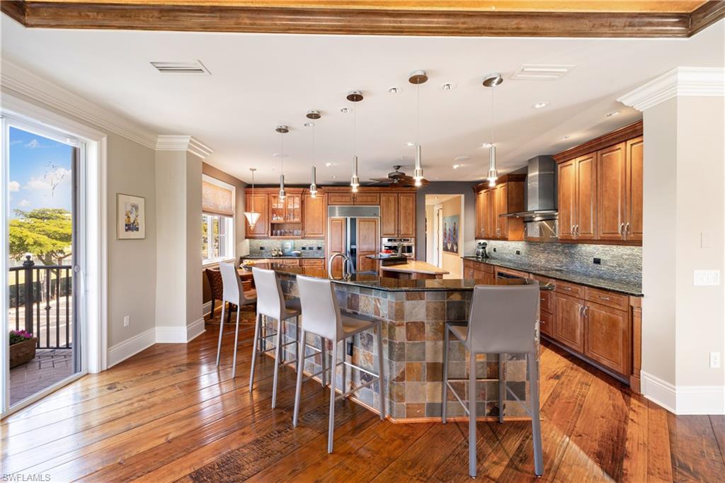 CHARLESTON SQUARE - Residential