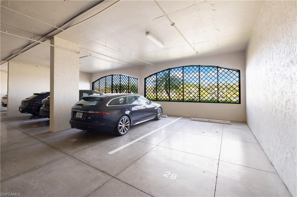 CHARLESTON SQUARE - Residential