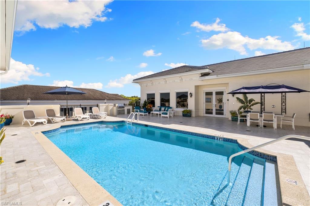 CHARLESTON SQUARE - Residential