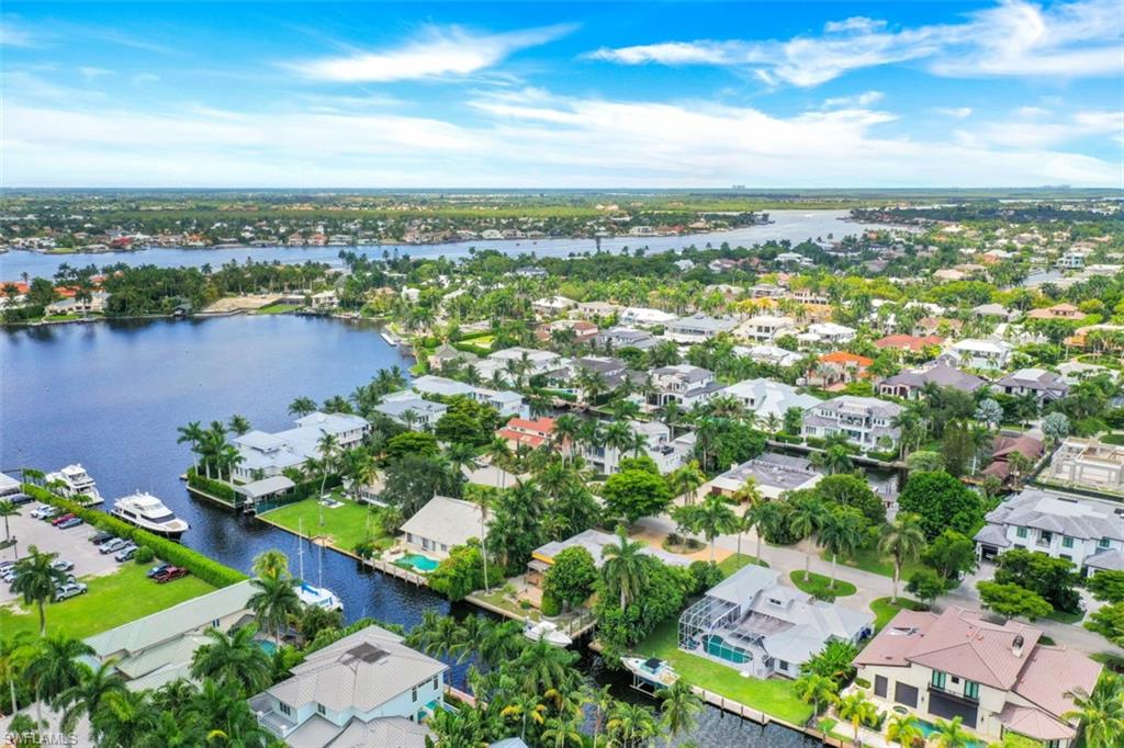 AQUALANE SHORES - Residential