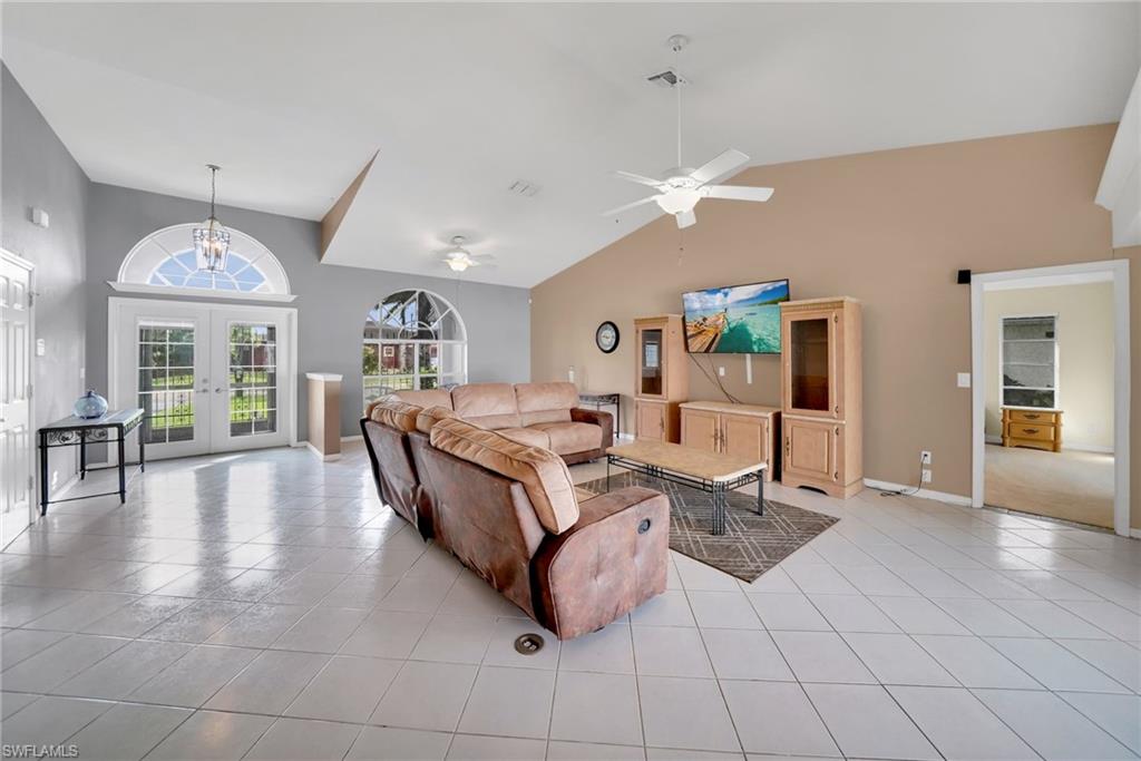 CAPE CORAL - Residential