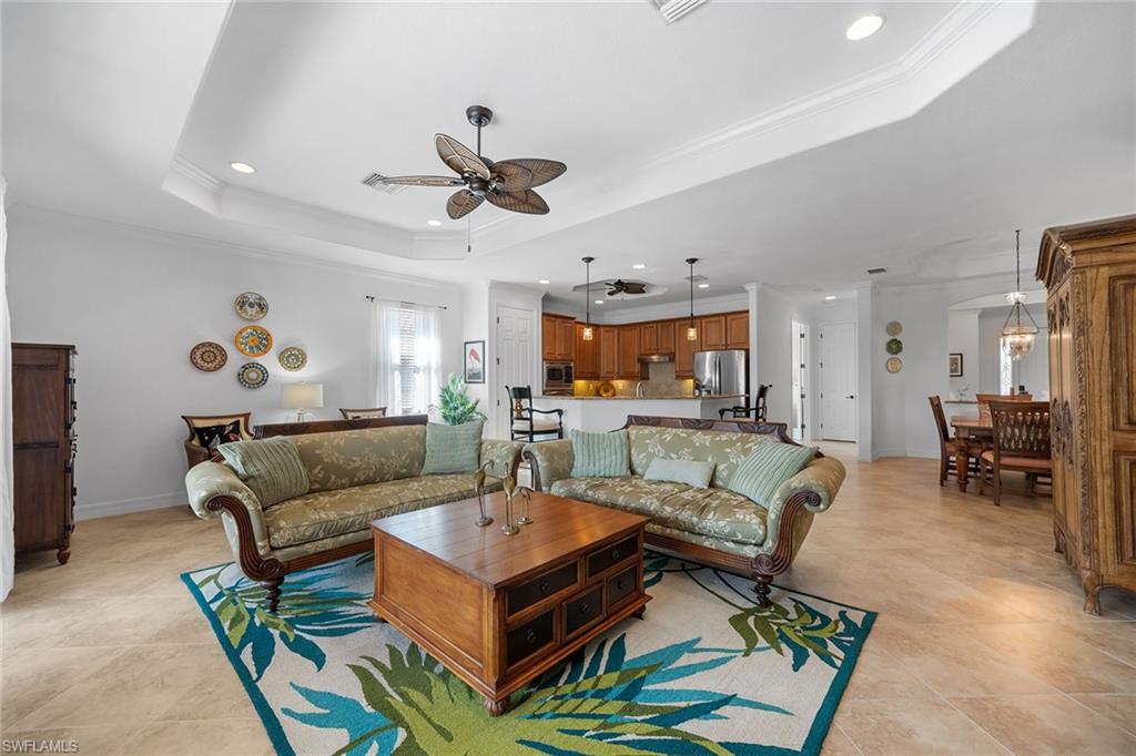 TWIN EAGLES - Residential