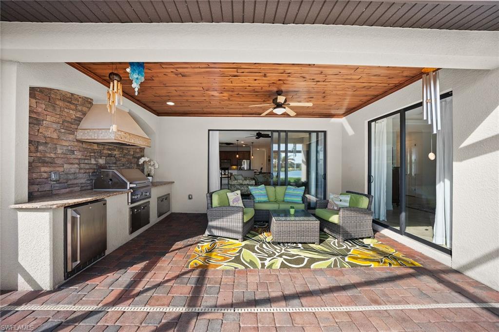 TWIN EAGLES - Residential