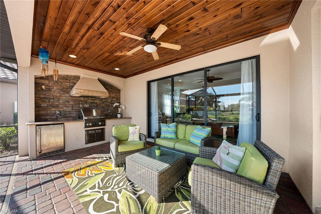 TWIN EAGLES - Residential