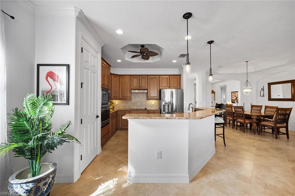 TWIN EAGLES - Residential