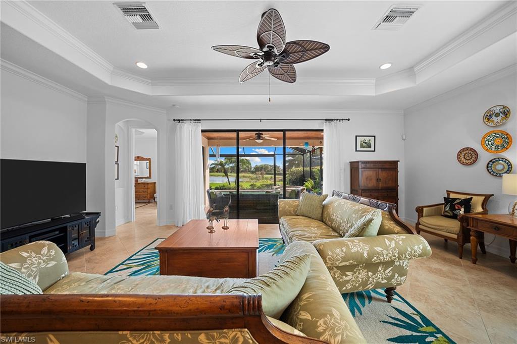 TWIN EAGLES - Residential