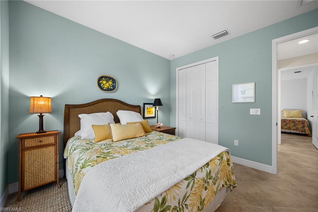 TWIN EAGLES - Residential