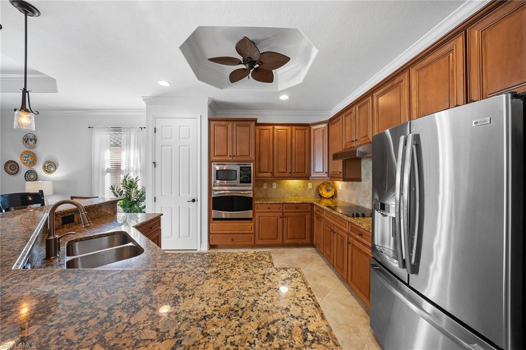 TWIN EAGLES - Residential