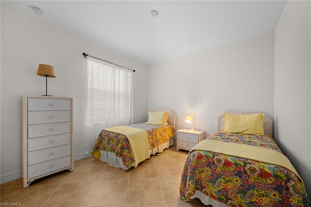 TWIN EAGLES - Residential