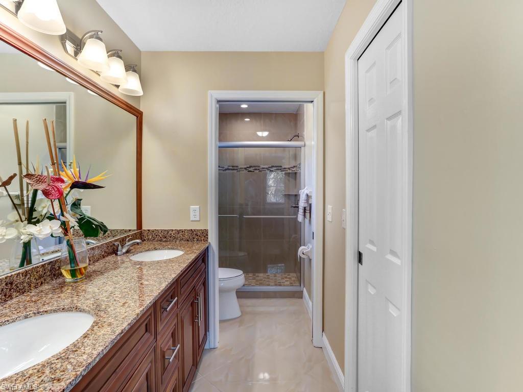 SAPPHIRE LAKES - Residential