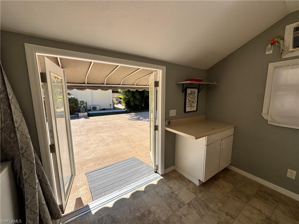 RIVERBEND MOTORCOACH RESORT - Land