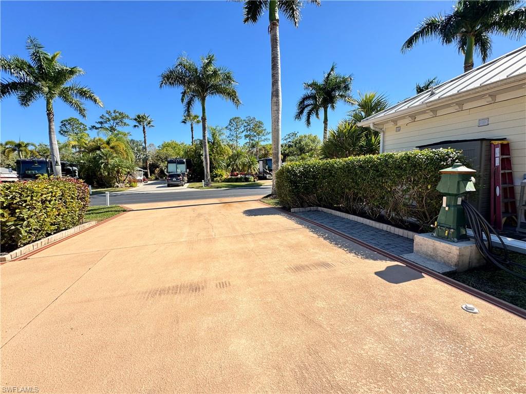 RIVERBEND MOTORCOACH RESORT - Land