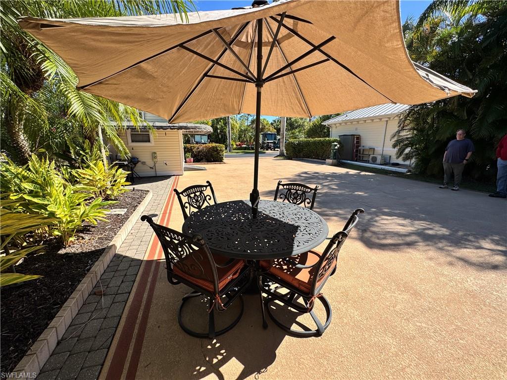 RIVERBEND MOTORCOACH RESORT - Land