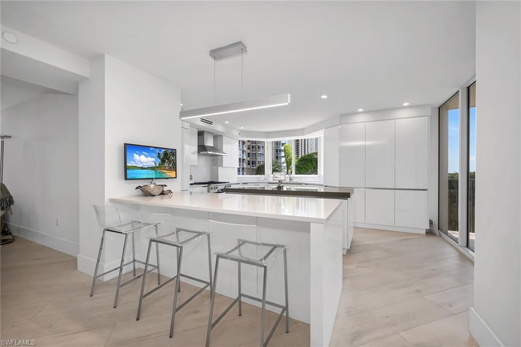 6597 Nicholas BLVD 401